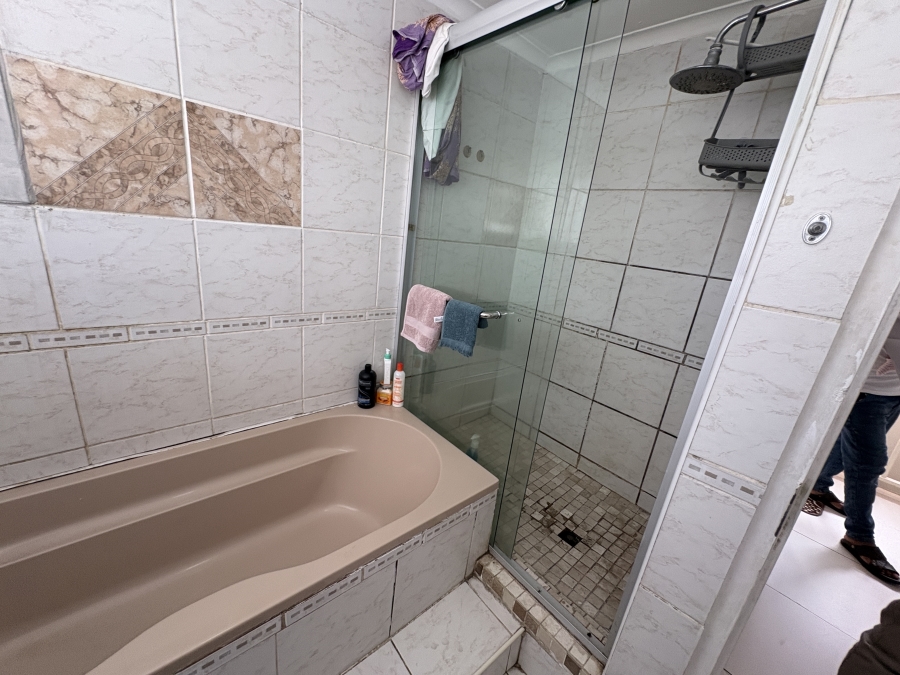 2 Bedroom Property for Sale in King Williams Town Central Eastern Cape